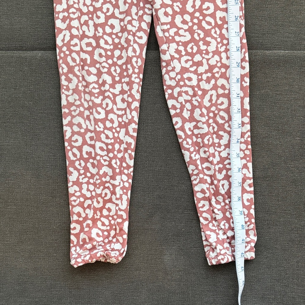 The Buckle Daytrip Pink and White Leopard Overall Jumpsuit - Picture 5 of 6